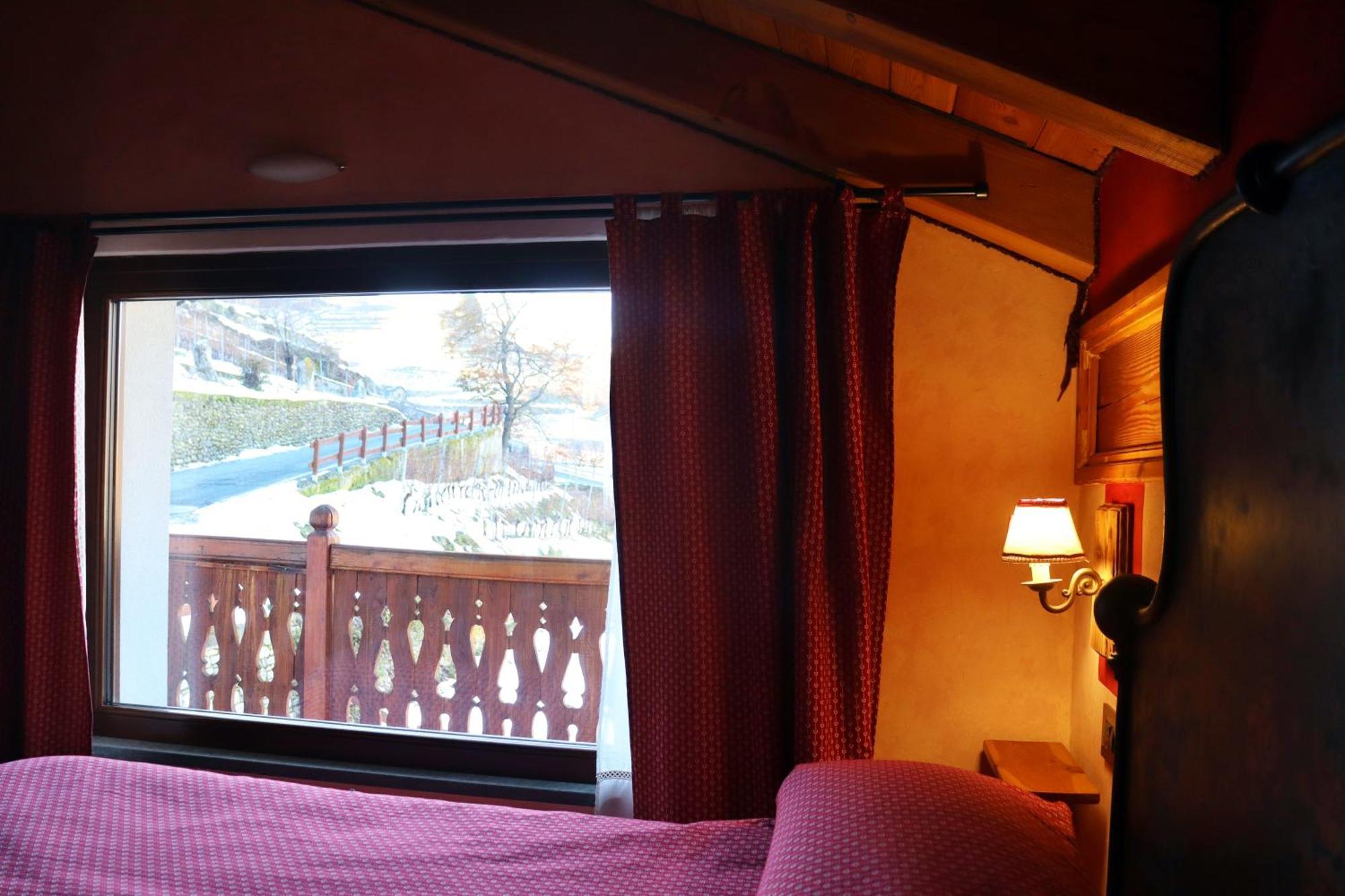 Agriturismo B&B Chevres A Cheval Charvensod Exterior photo